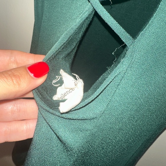 🧚♂️3/25🧚♂️ ARITZIA DRESS OPEN BACK - Picture 3 of 3